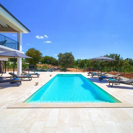 Magnifica With Pool *