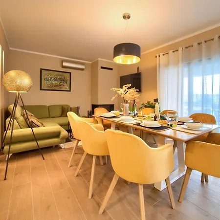 Magnifica With Pool Villa