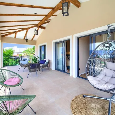 Magnifica With Pool Villa *