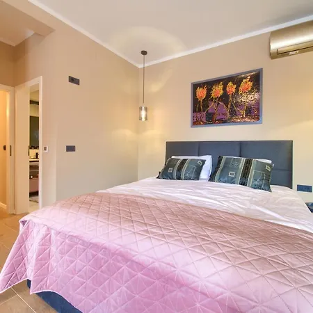 Magnifica With Pool *