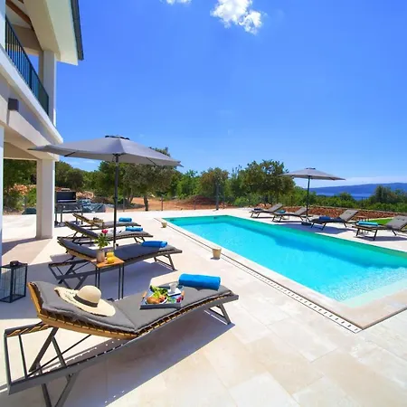 Magnifica With Pool Villa