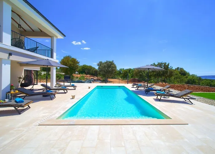 Magnifica With Pool *