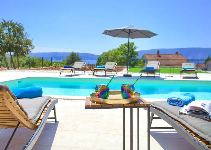 Magnifica With Pool