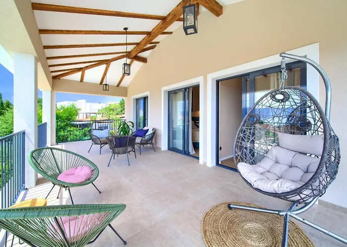 Magnifica With Pool Villa *